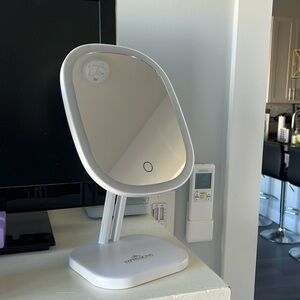 Impressions personal mirror